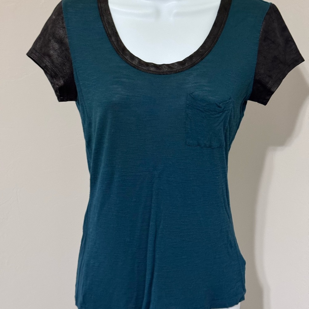2 Calvin Klein Women’s shirts XS